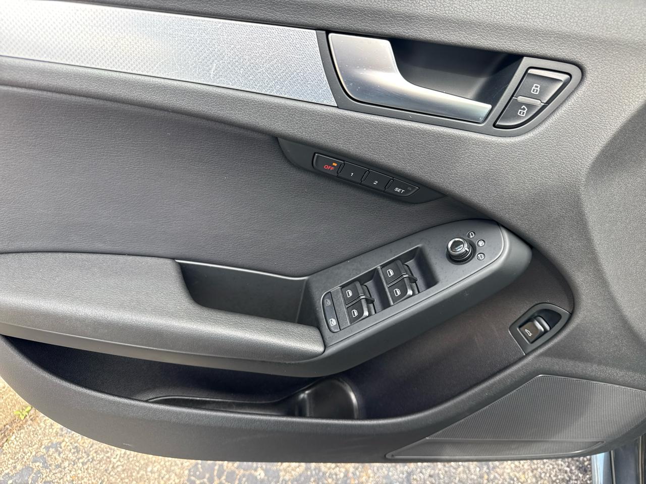 Audi A4 4dr Sdn Auto quattro 2.0T Premium Plus 2012