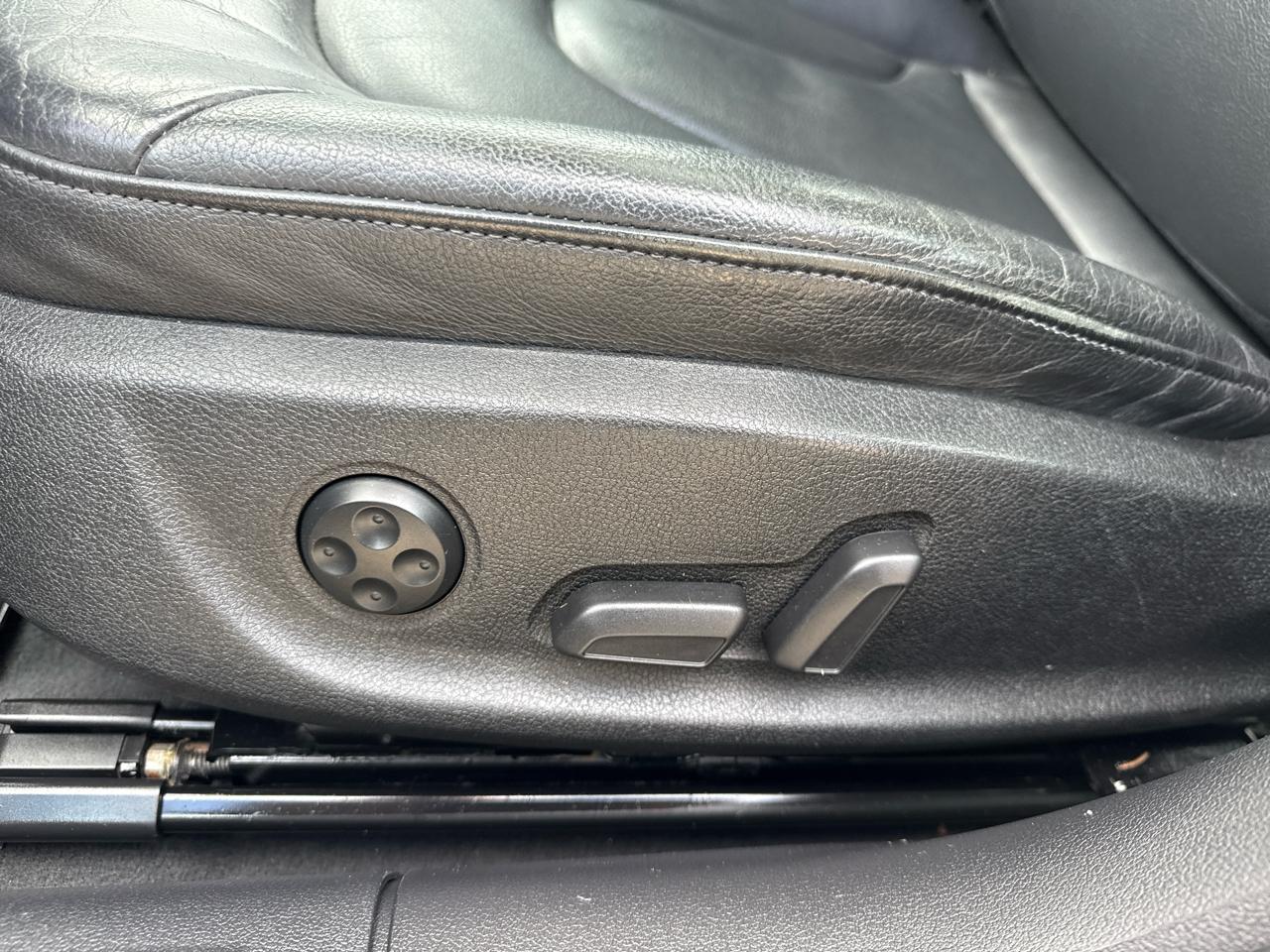 Audi A4 4dr Sdn Auto quattro 2.0T Premium Plus 2012