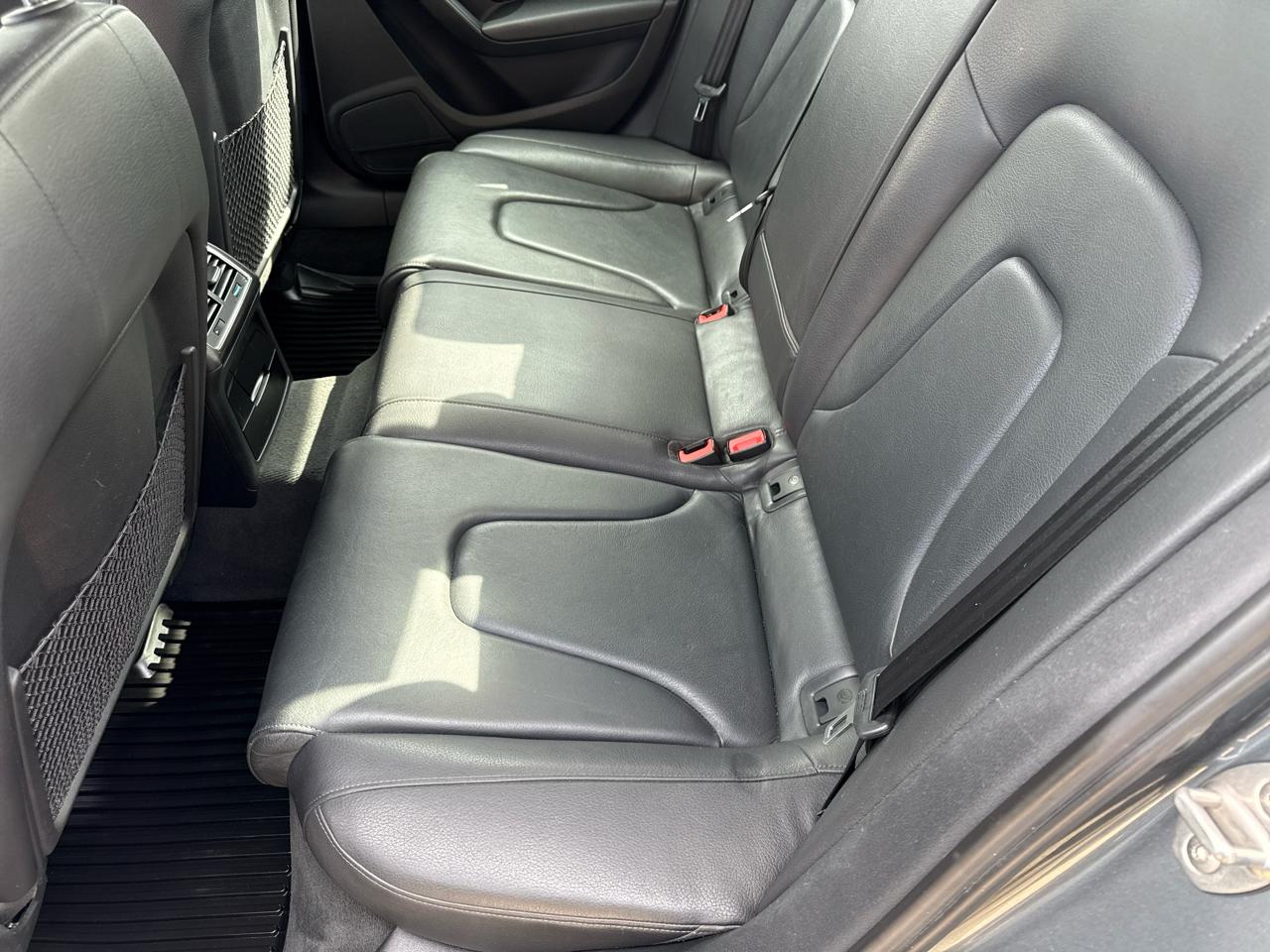 Audi A4 4dr Sdn Auto quattro 2.0T Premium Plus 2012