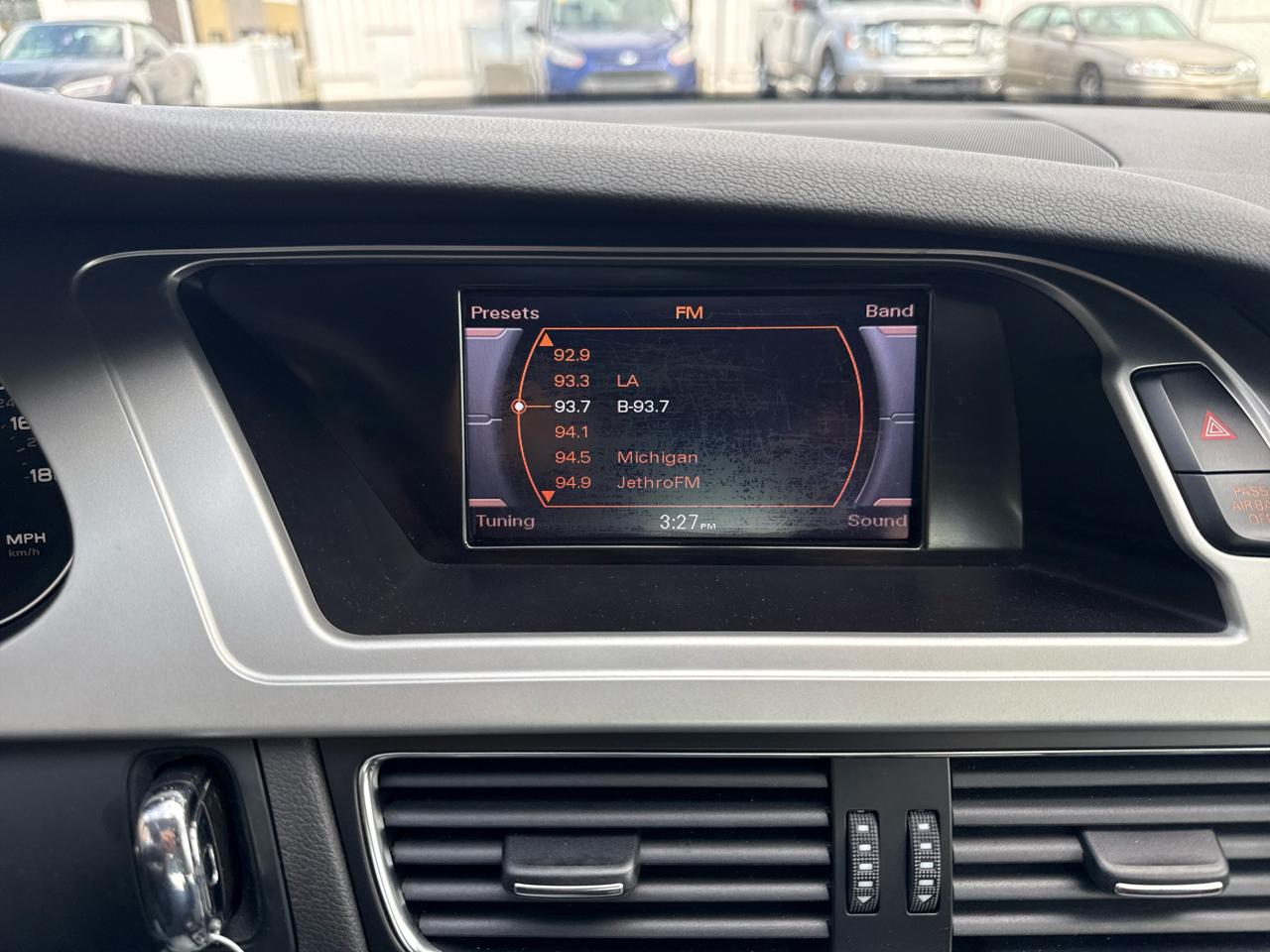 Audi A4 4dr Sdn Auto quattro 2.0T Premium Plus 2012