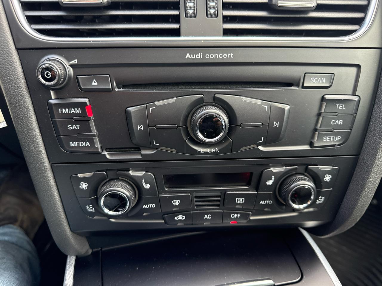 Audi A4 4dr Sdn Auto quattro 2.0T Premium Plus 2012