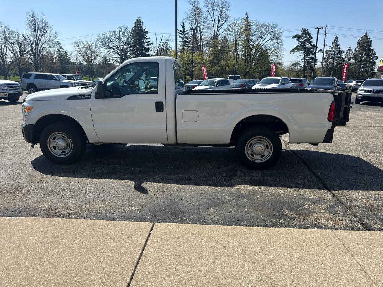 Ford Super Duty F-250 SRW 2WD Reg Cab 137" XLT 2013