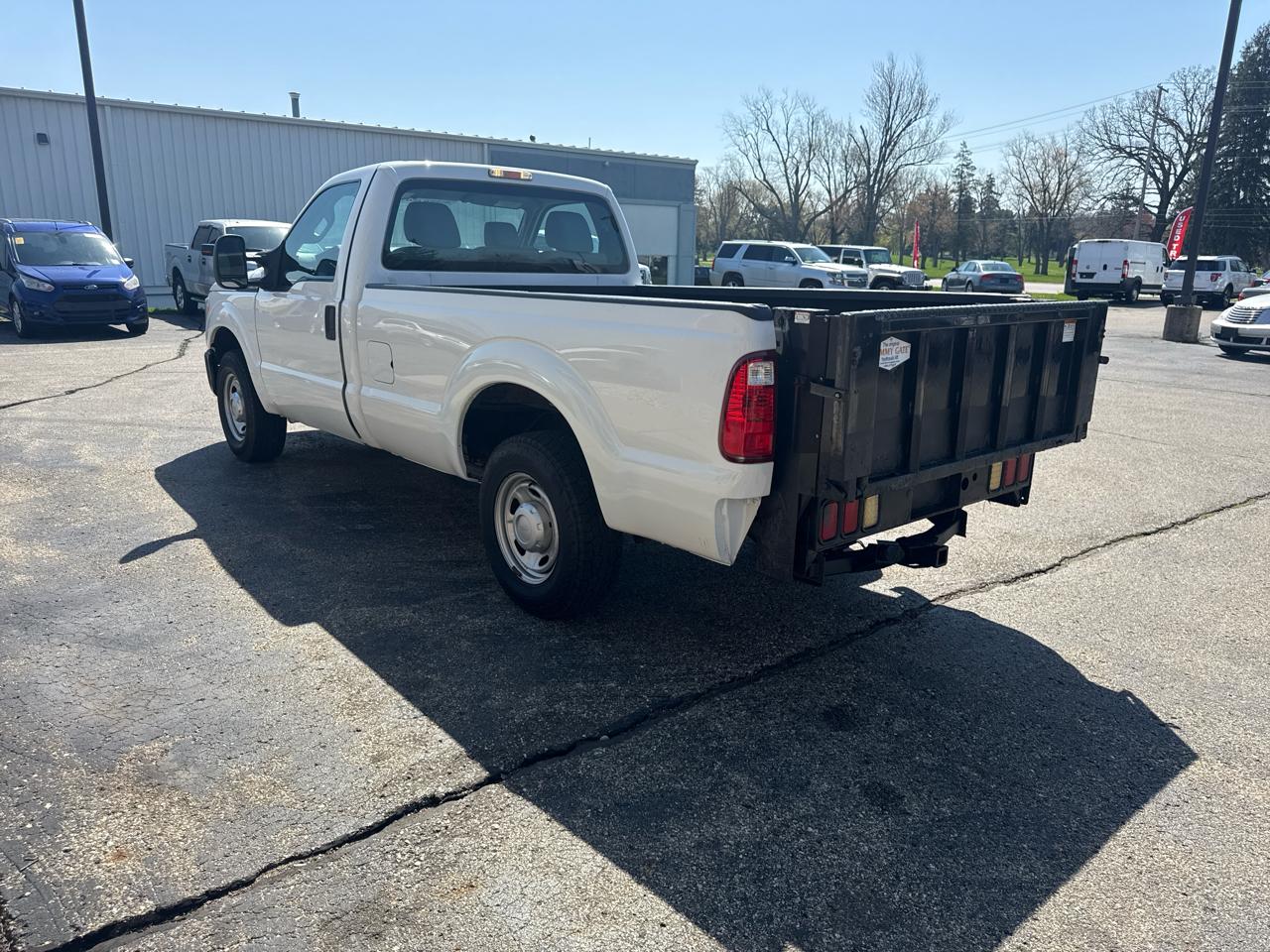 Ford Super Duty F-250 SRW 2WD Reg Cab 137" XLT 2013