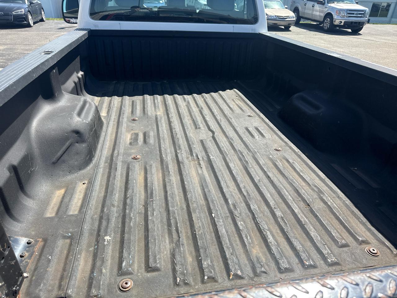 Ford Super Duty F-250 SRW 2WD Reg Cab 137" XLT 2013