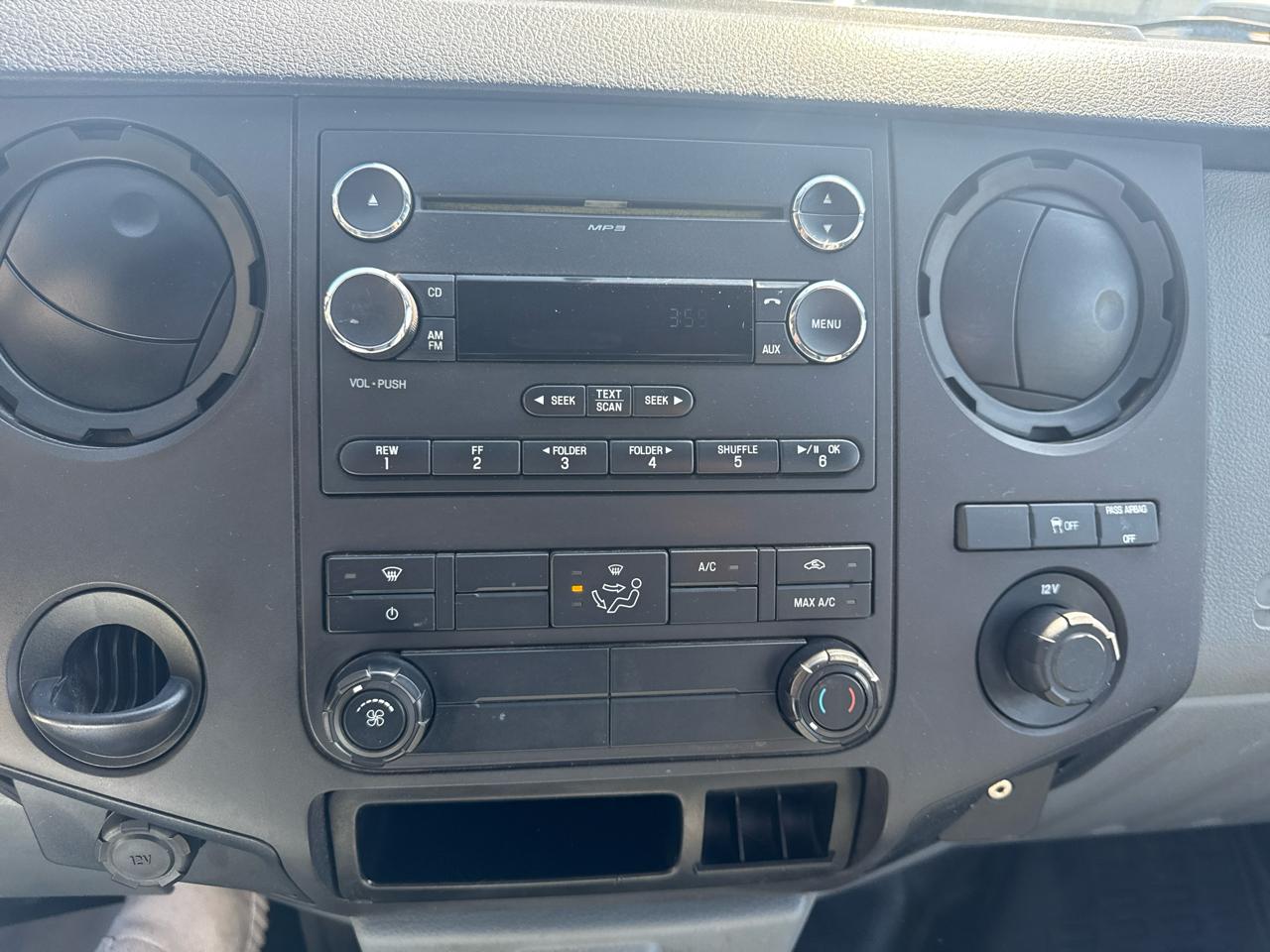 Ford Super Duty F-250 SRW 2WD Reg Cab 137" XLT 2013