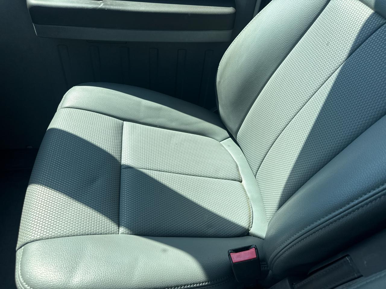 Ford Super Duty F-250 SRW 2WD Reg Cab 137" XLT 2013