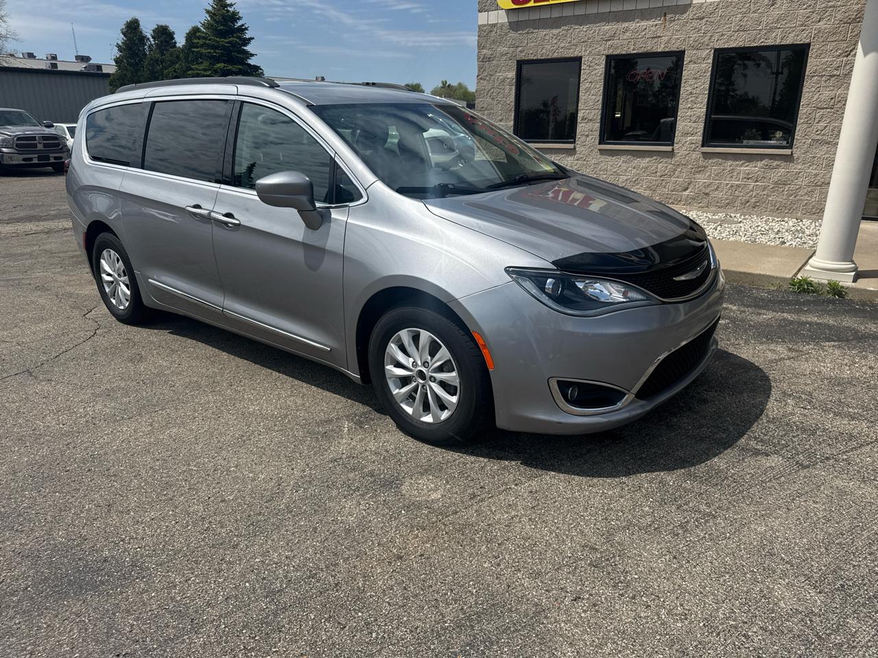 Chrysler Pacifica Touring-L FWD 2017