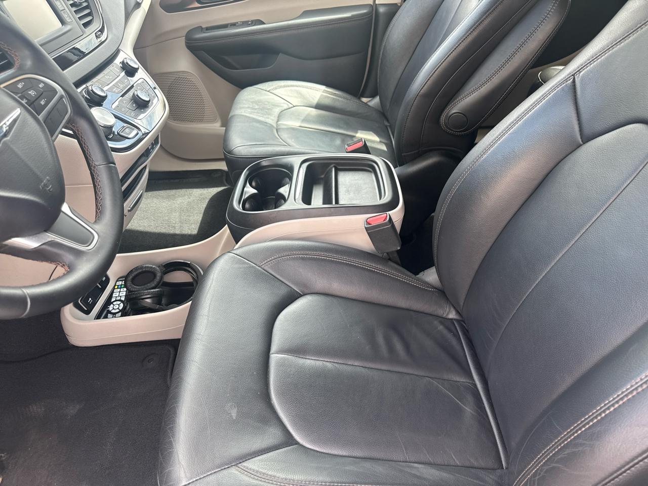 Chrysler Pacifica Touring-L FWD 2017