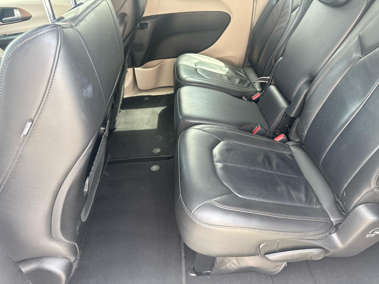 Chrysler Pacifica Touring-L FWD 2017