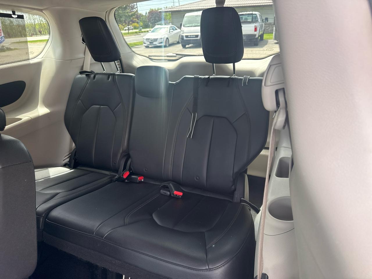 Chrysler Pacifica Touring-L FWD 2017