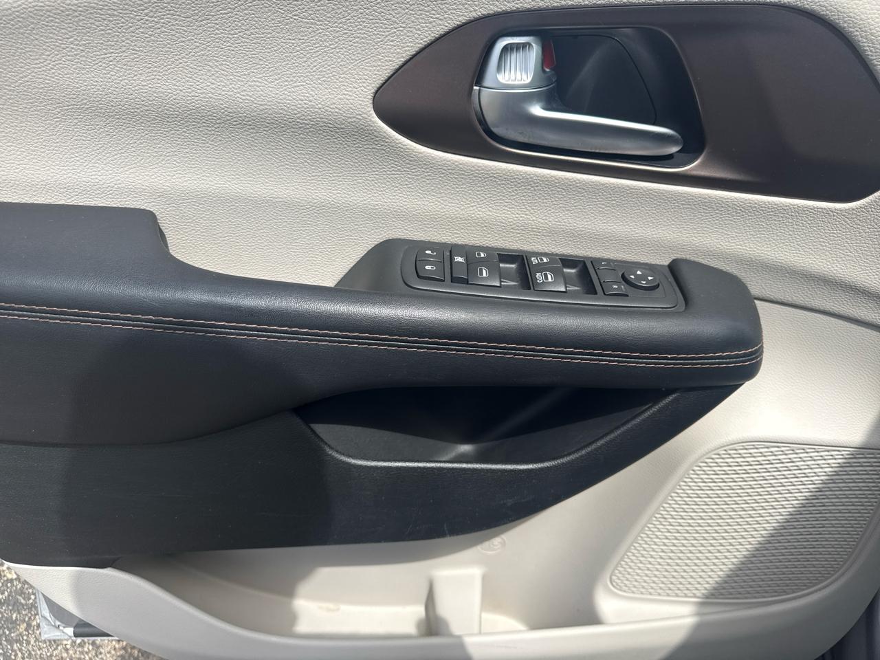 Chrysler Pacifica Touring-L FWD 2017