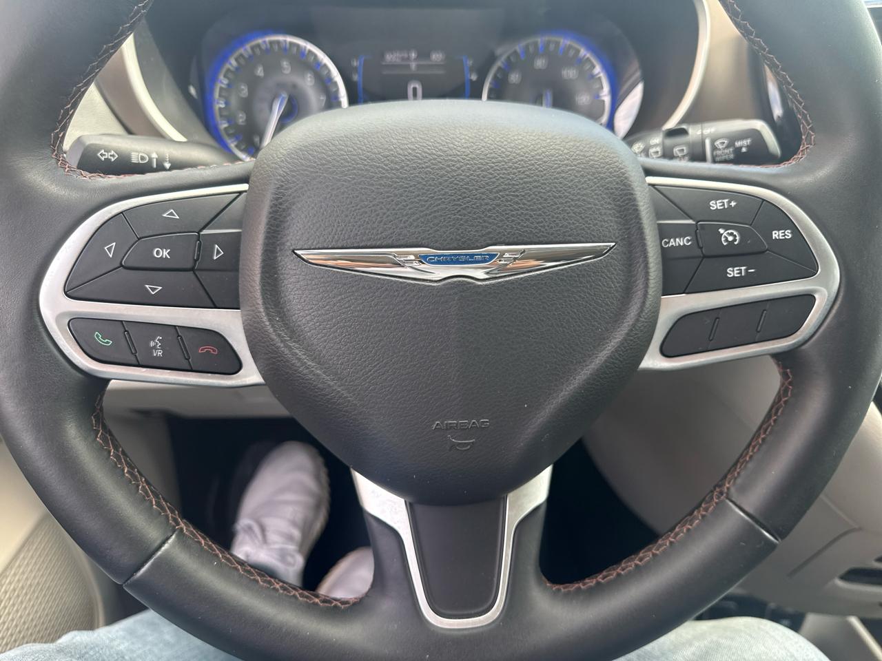 Chrysler Pacifica Touring-L FWD 2017