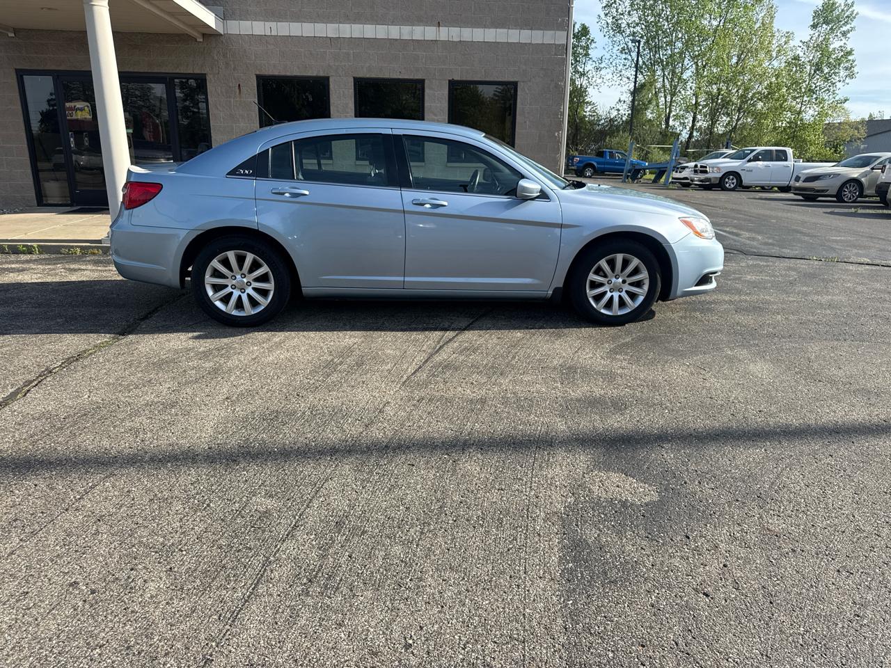 2012 Chrysler 200 4dr Sdn Touring