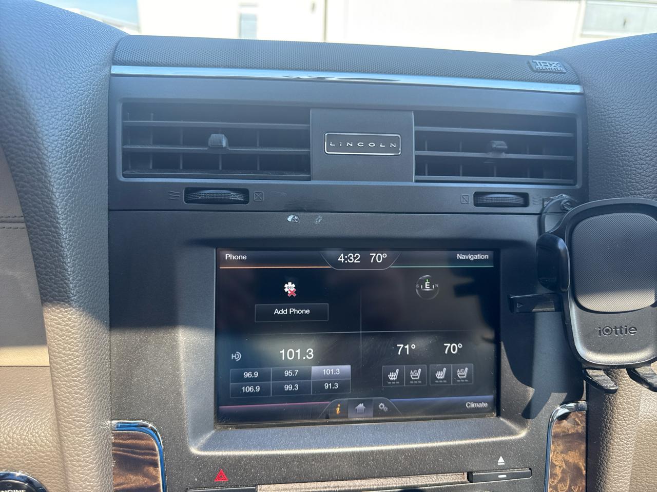 Lincoln Navigator 4WD 4dr 2015