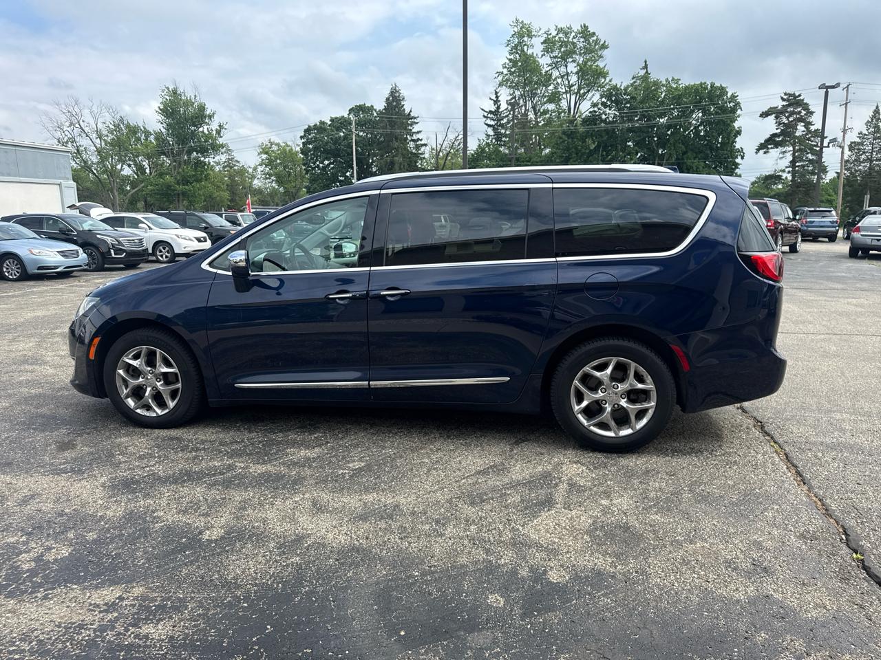 Chrysler Pacifica Limited FWD 2017