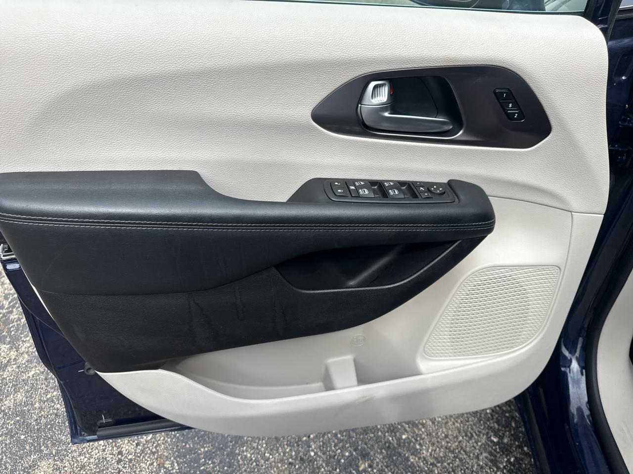 Chrysler Pacifica Limited FWD 2017