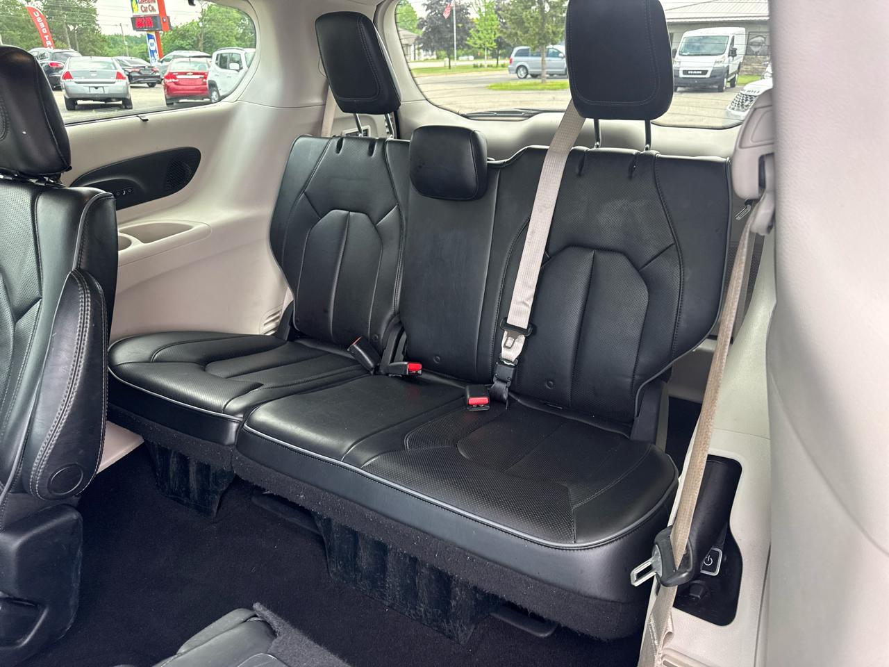 Chrysler Pacifica Limited FWD 2017