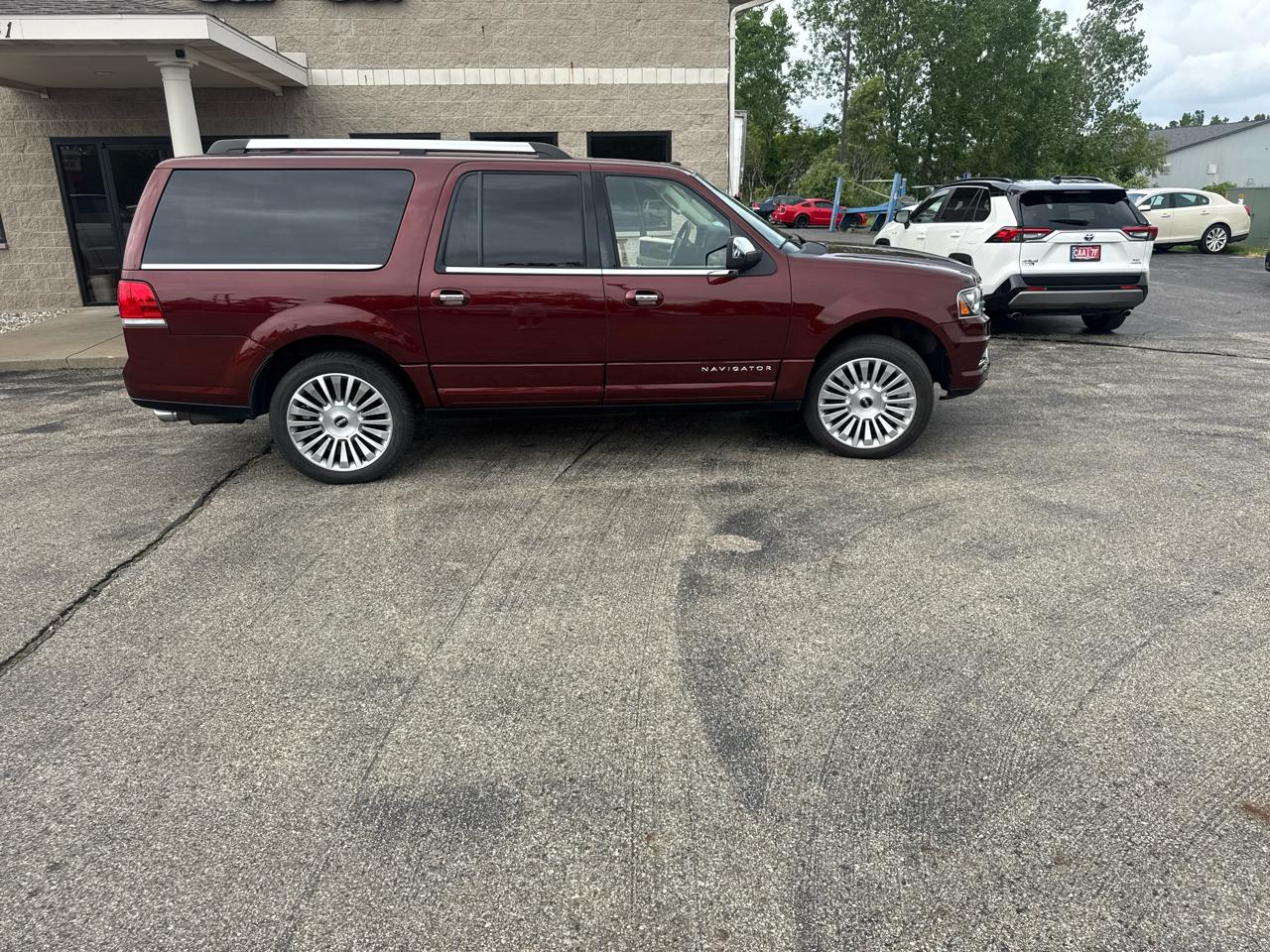 Lincoln Navigator L 4WD 4dr Reserve 2016