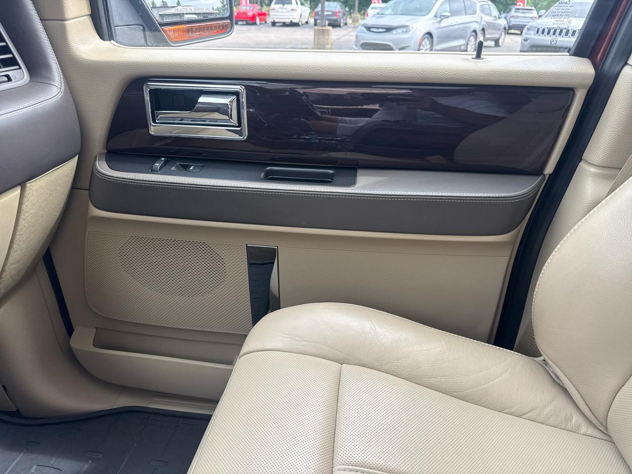 Lincoln Navigator L 4WD 4dr Reserve 2016