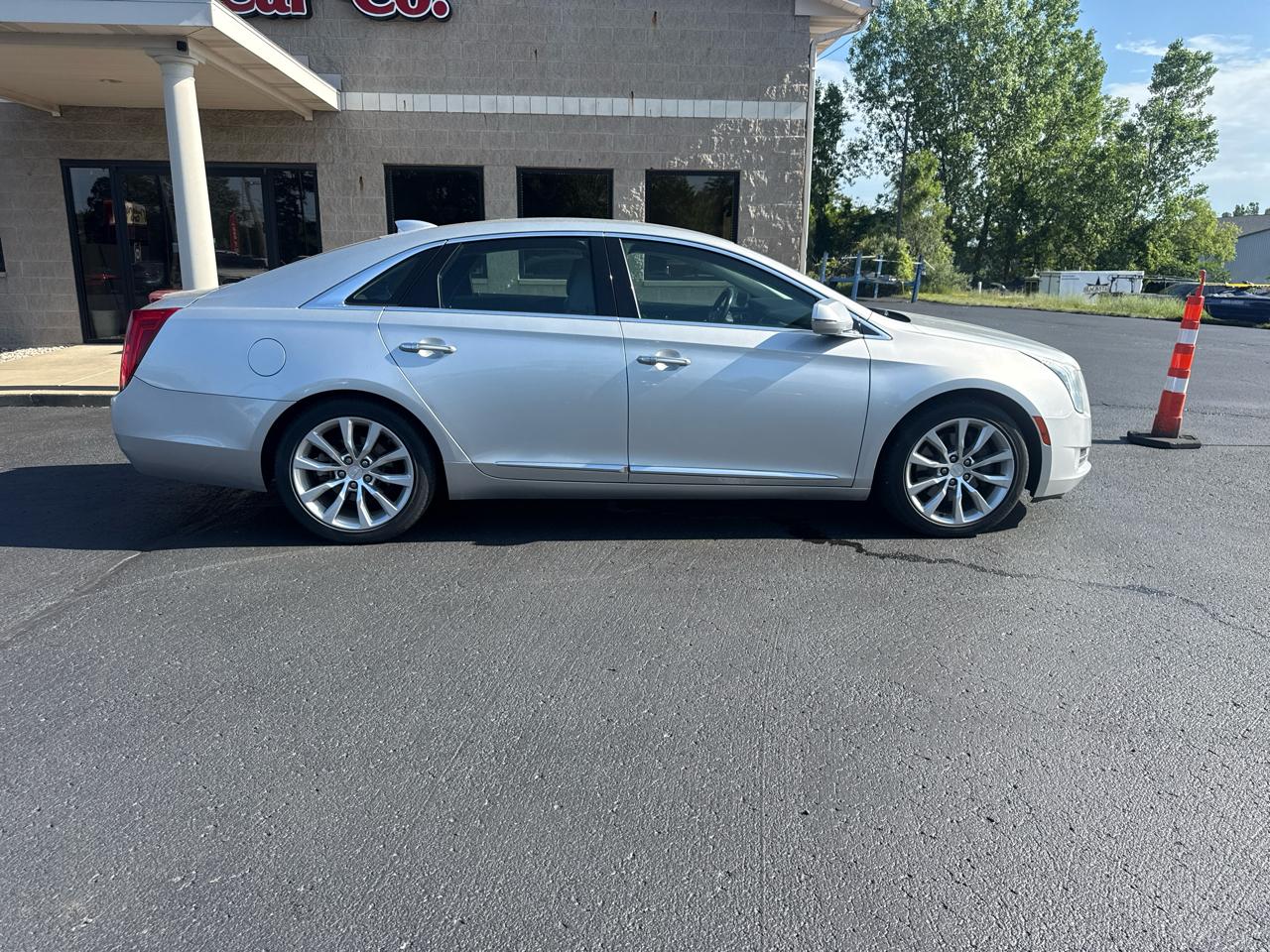 Cadillac XTS 4dr Sdn Luxury Collection AWD 2016