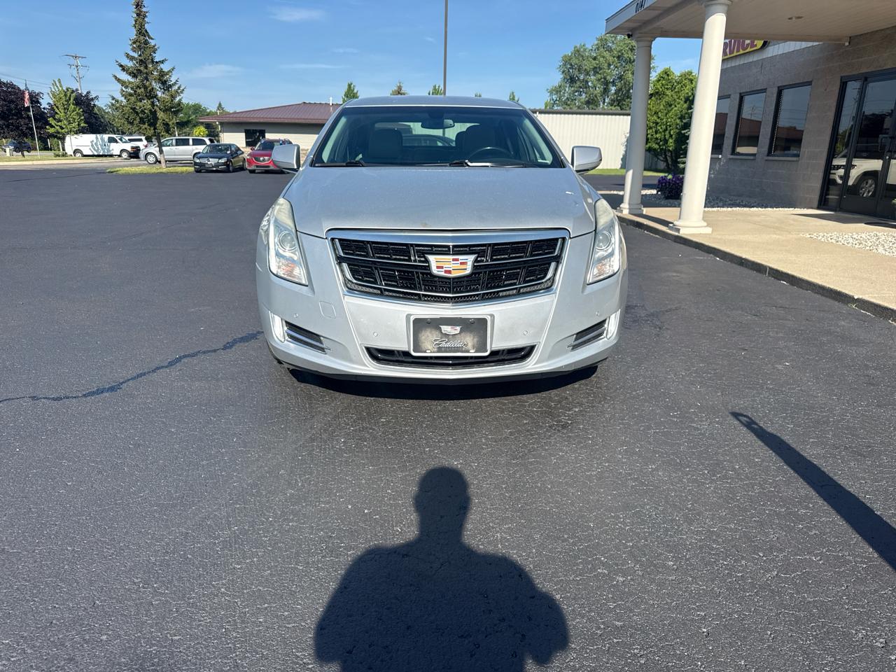 Cadillac XTS 4dr Sdn Luxury Collection AWD 2016
