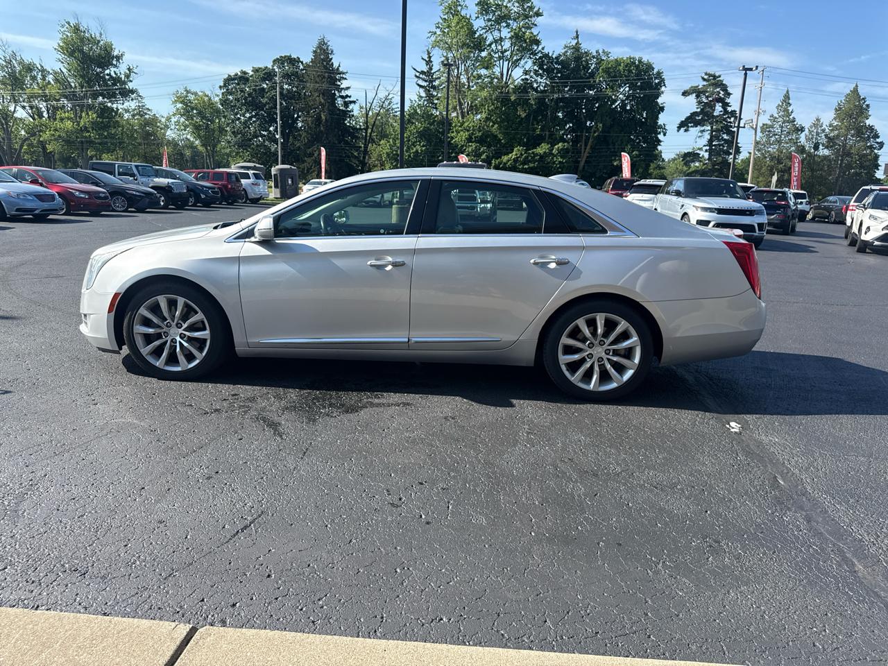 Cadillac XTS 4dr Sdn Luxury Collection AWD 2016