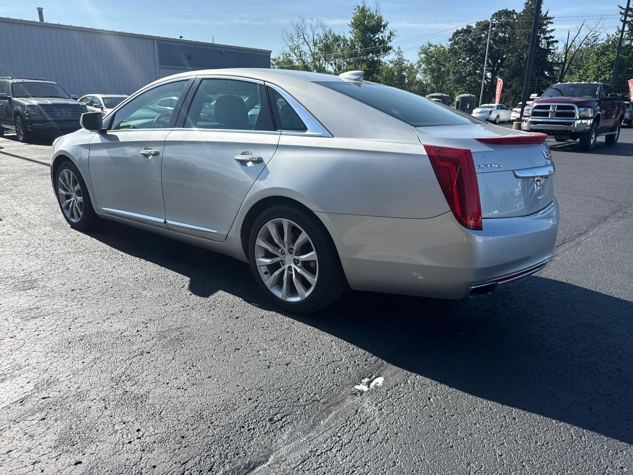 Cadillac XTS 4dr Sdn Luxury Collection AWD 2016