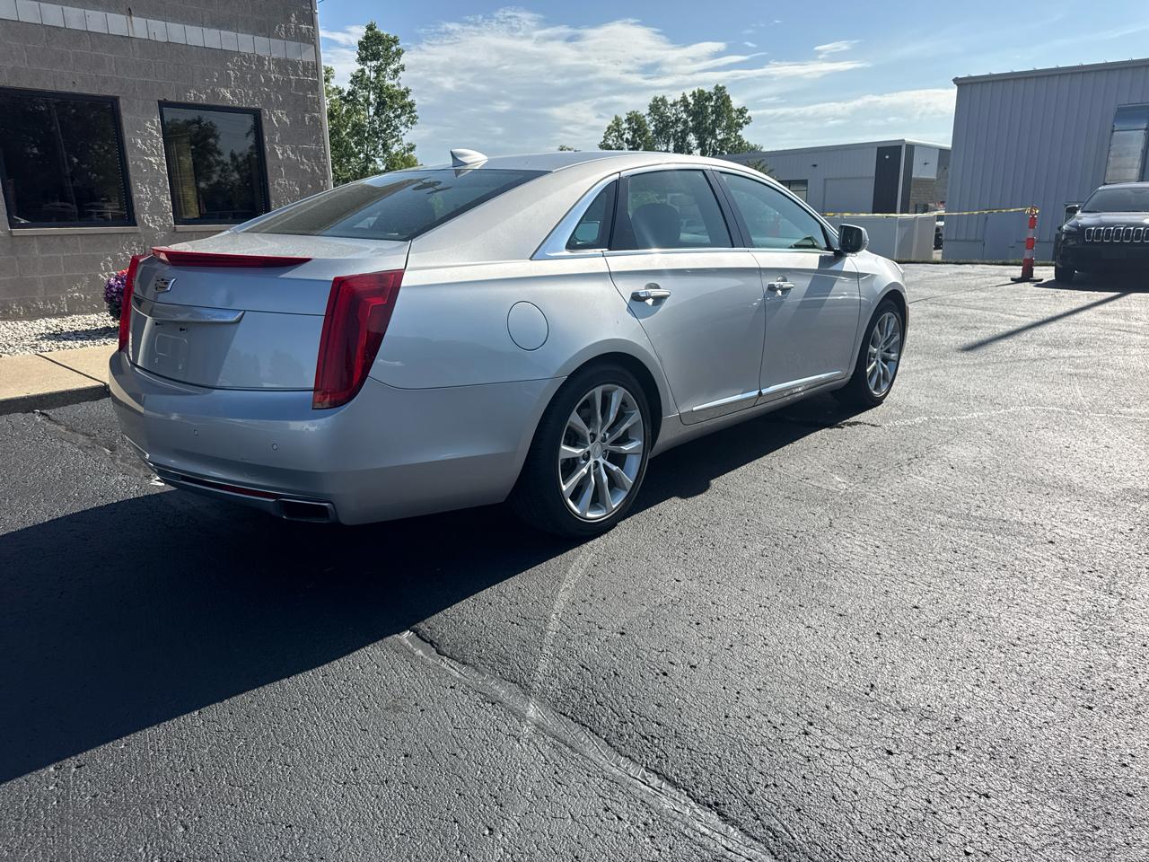 Cadillac XTS 4dr Sdn Luxury Collection AWD 2016