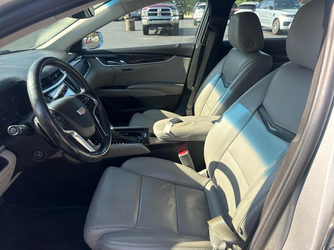 Cadillac XTS 4dr Sdn Luxury Collection AWD 2016