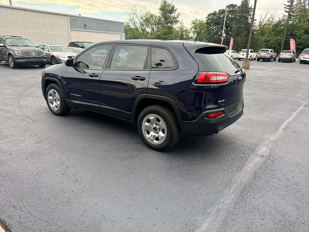 Jeep Cherokee 4WD 4dr Sport 2016