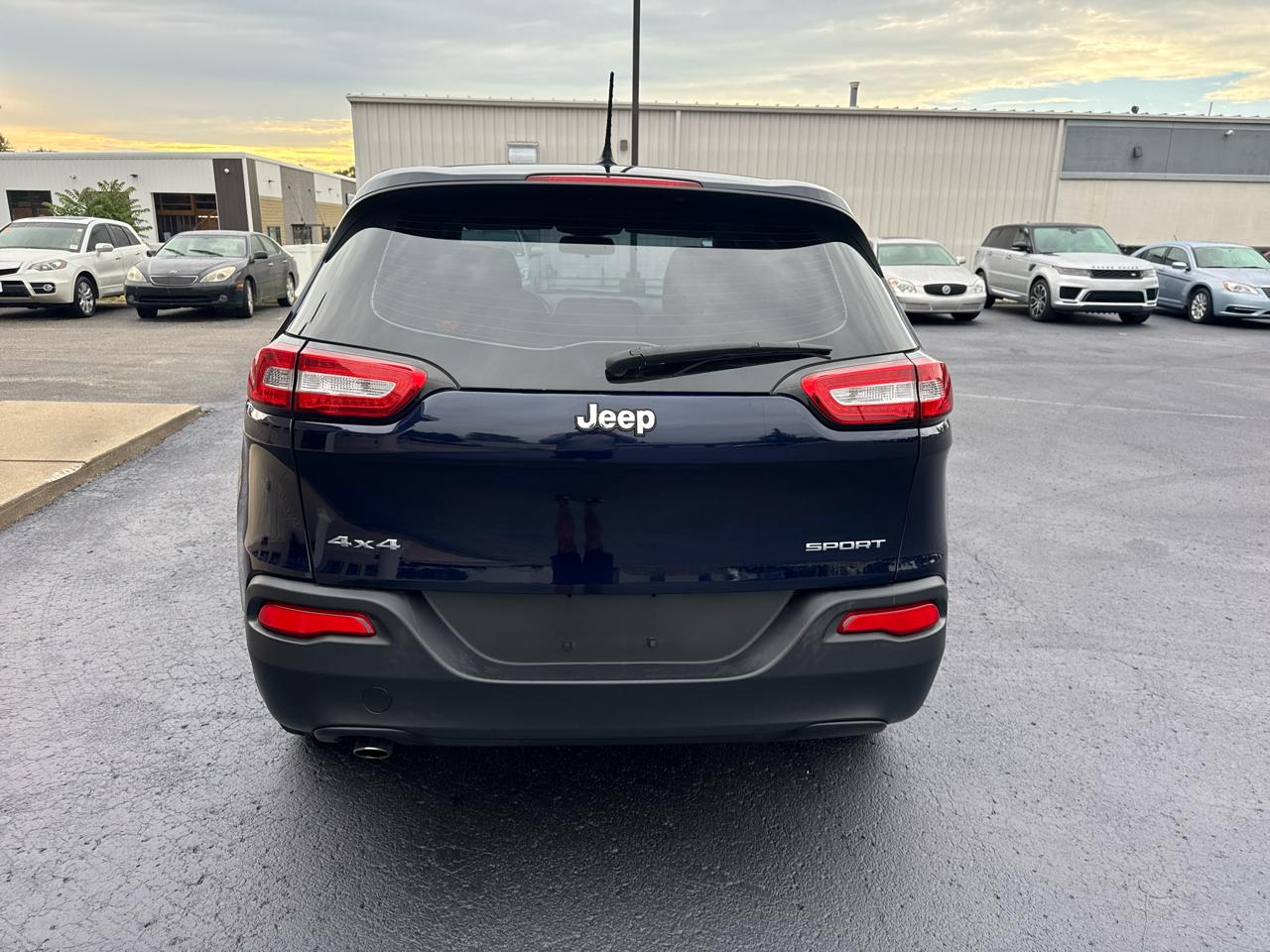 Jeep Cherokee 4WD 4dr Sport 2016