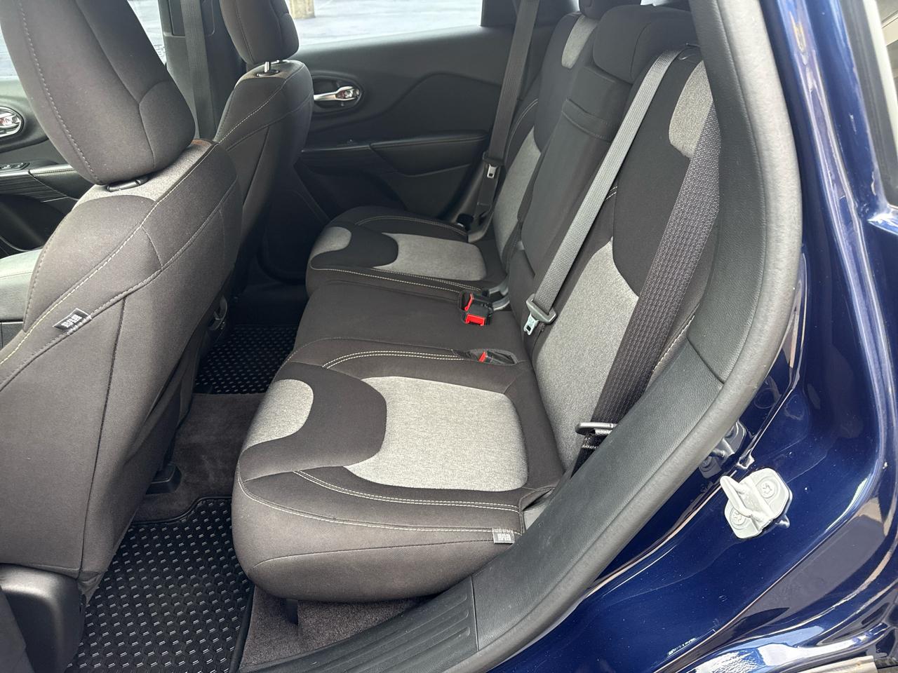 Jeep Cherokee 4WD 4dr Sport 2016