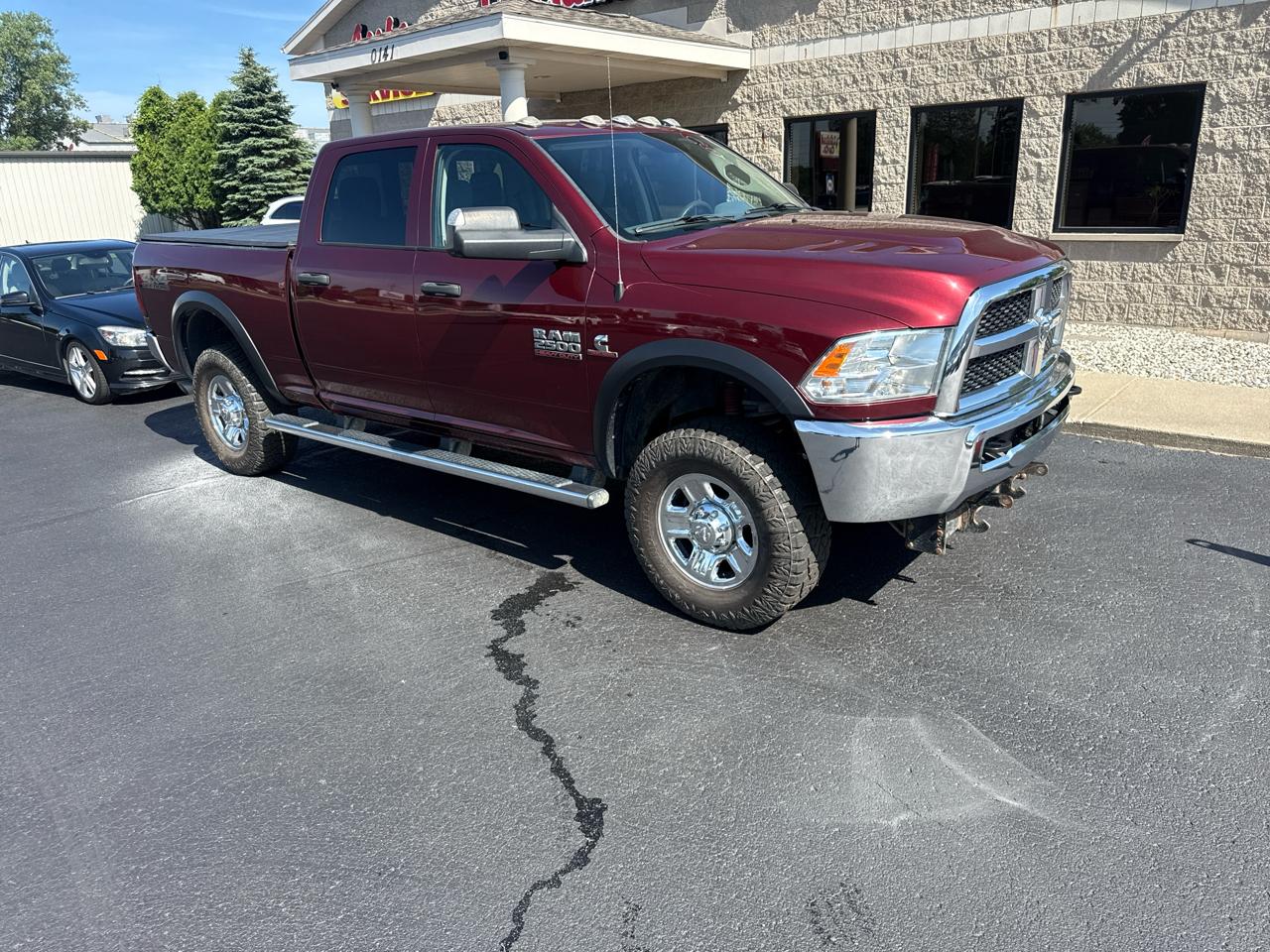 RAM 2500 Tradesman 4x4 Crew Cab 6'4" Box 2018