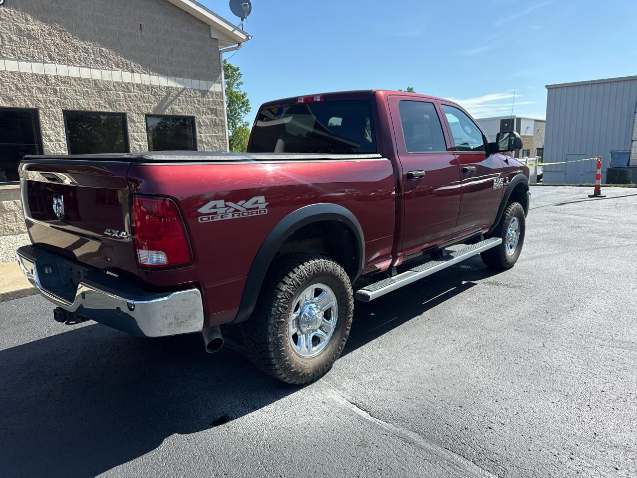 RAM 2500 Tradesman 4x4 Crew Cab 6'4" Box 2018