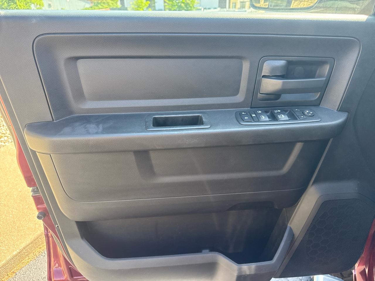 RAM 2500 Tradesman 4x4 Crew Cab 6'4" Box 2018