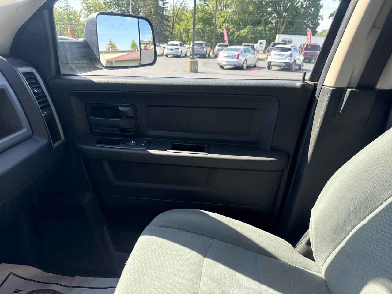 RAM 2500 Tradesman 4x4 Crew Cab 6'4" Box 2018