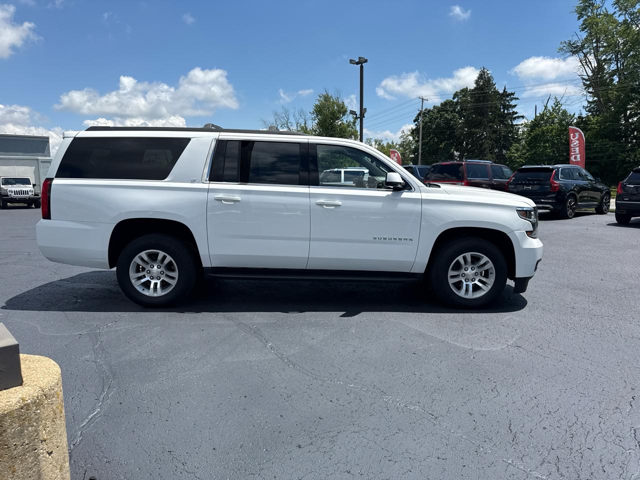 Chevrolet Suburban 4WD 4dr LT 2020
