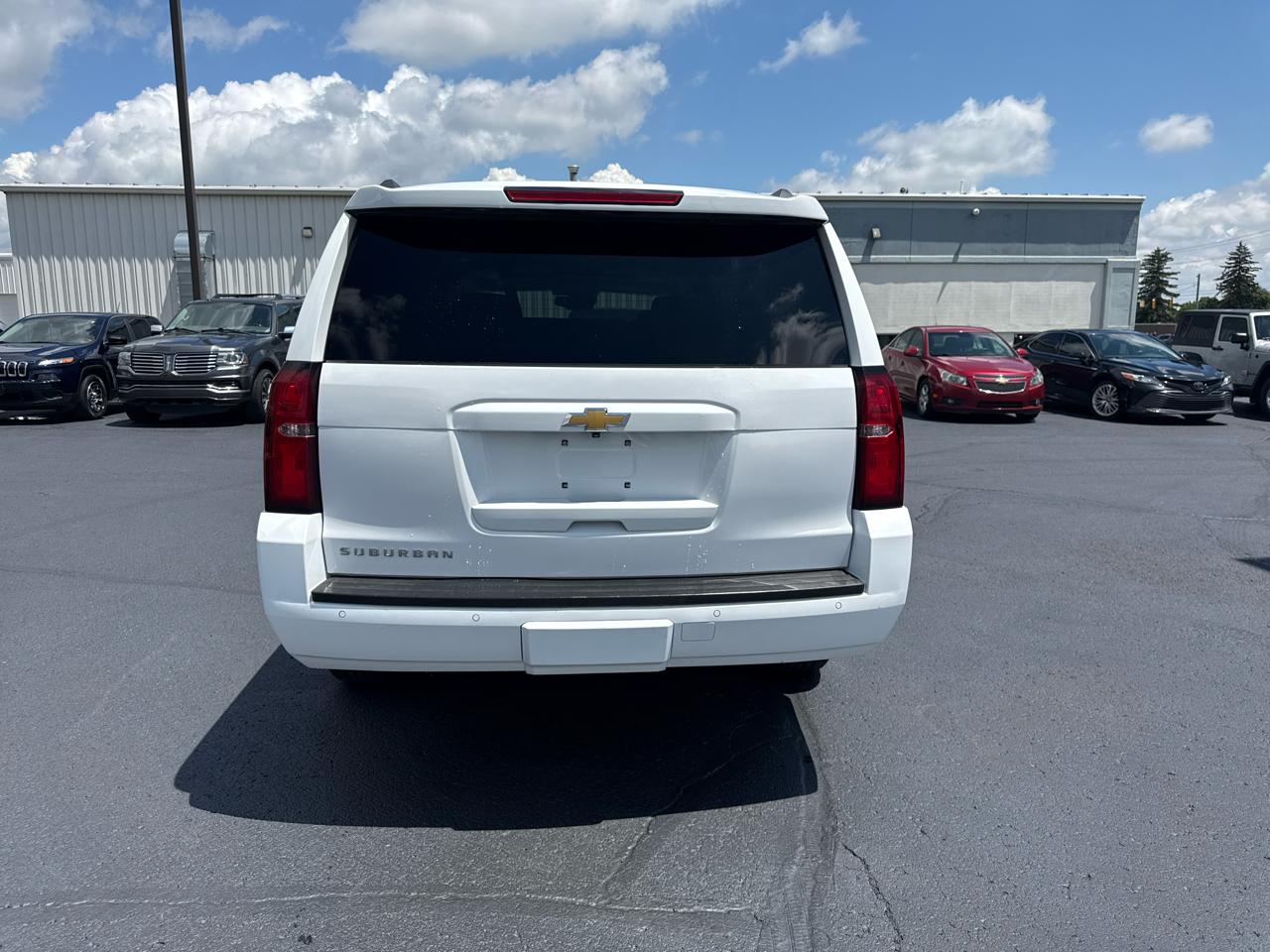 Chevrolet Suburban 4WD 4dr LT 2020