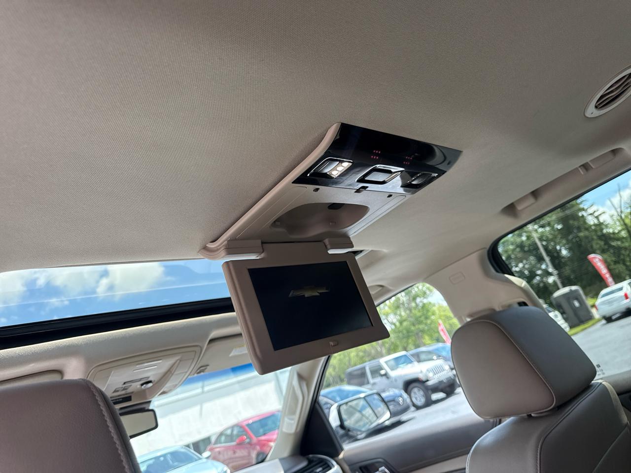 Chevrolet Suburban 4WD 4dr LT 2020