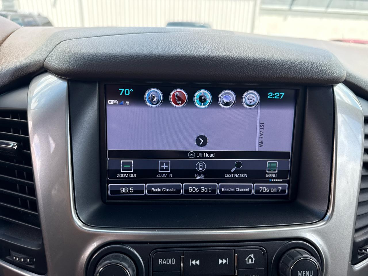 Chevrolet Suburban 4WD 4dr LT 2020
