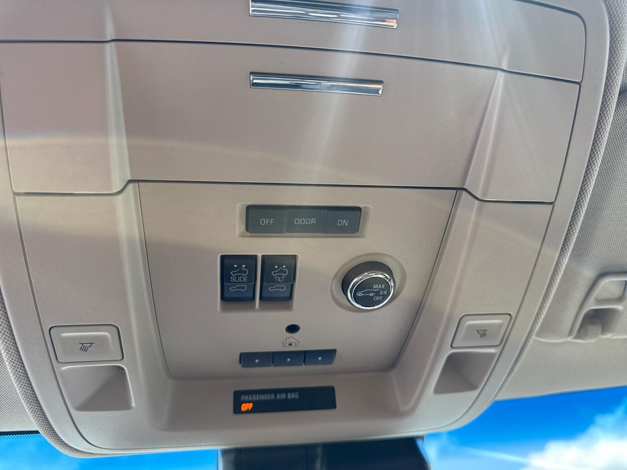Chevrolet Suburban 4WD 4dr LT 2020