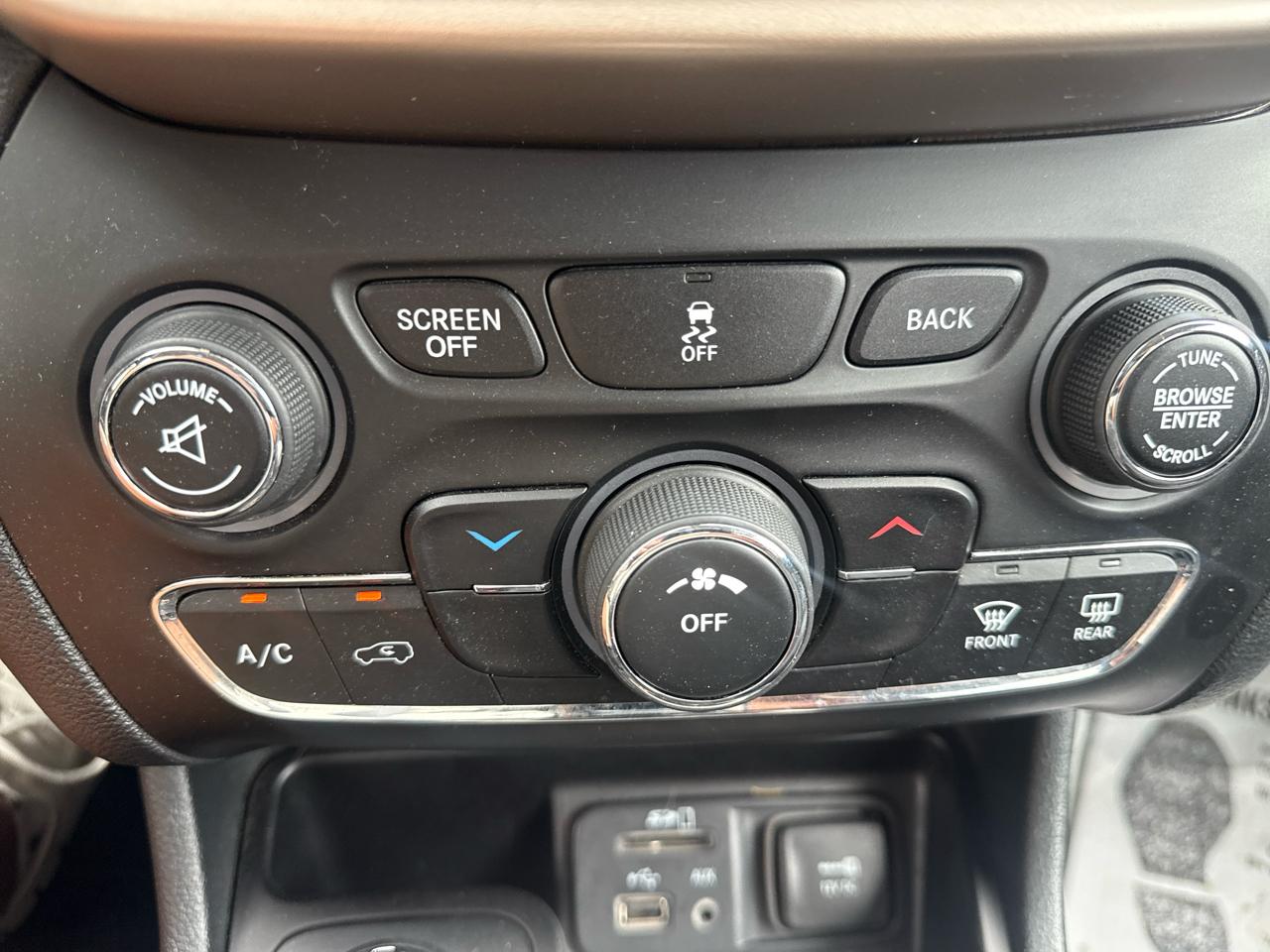 Jeep Cherokee 4WD 4dr Latitude 2016