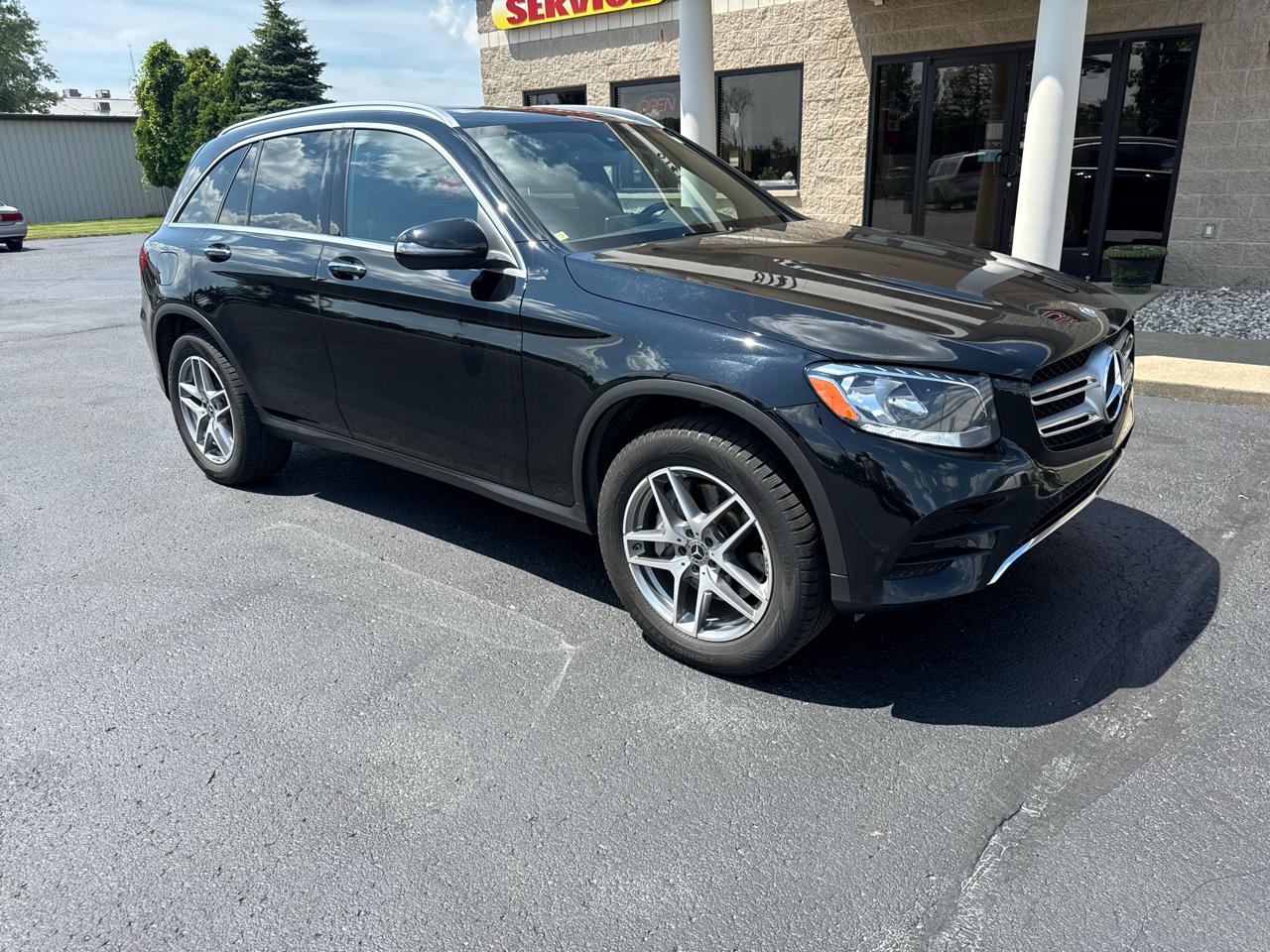 Mercedes-Benz GLC GLC 300 4MATIC SUV 2017