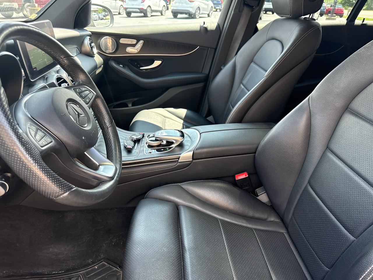 Mercedes-Benz GLC GLC 300 4MATIC SUV 2017