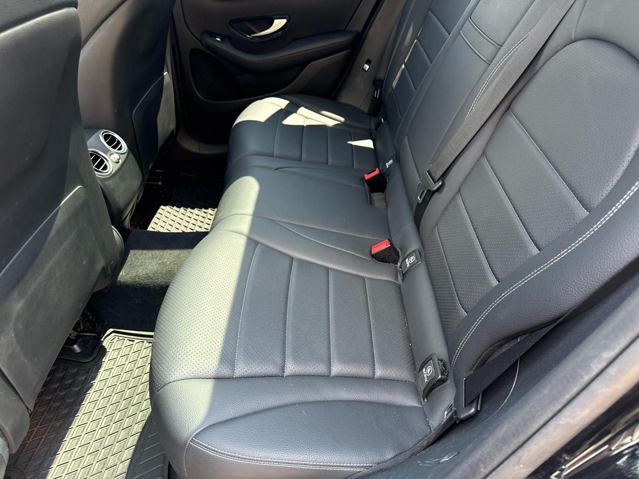 Mercedes-Benz GLC GLC 300 4MATIC SUV 2017