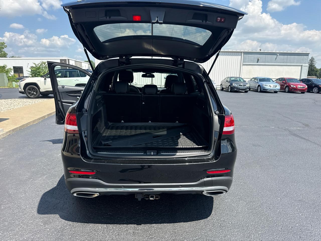 Mercedes-Benz GLC GLC 300 4MATIC SUV 2017