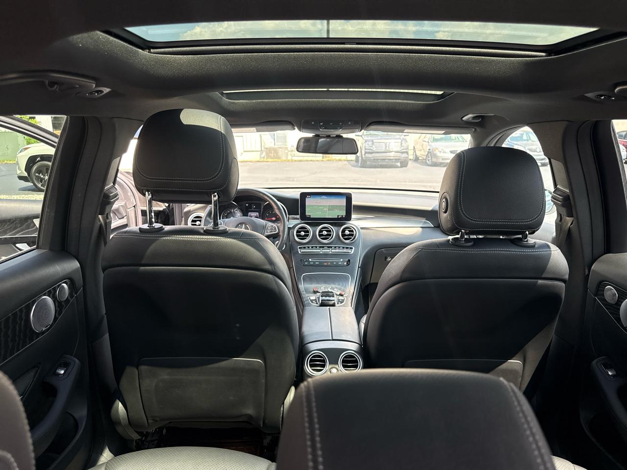 Mercedes-Benz GLC GLC 300 4MATIC SUV 2017