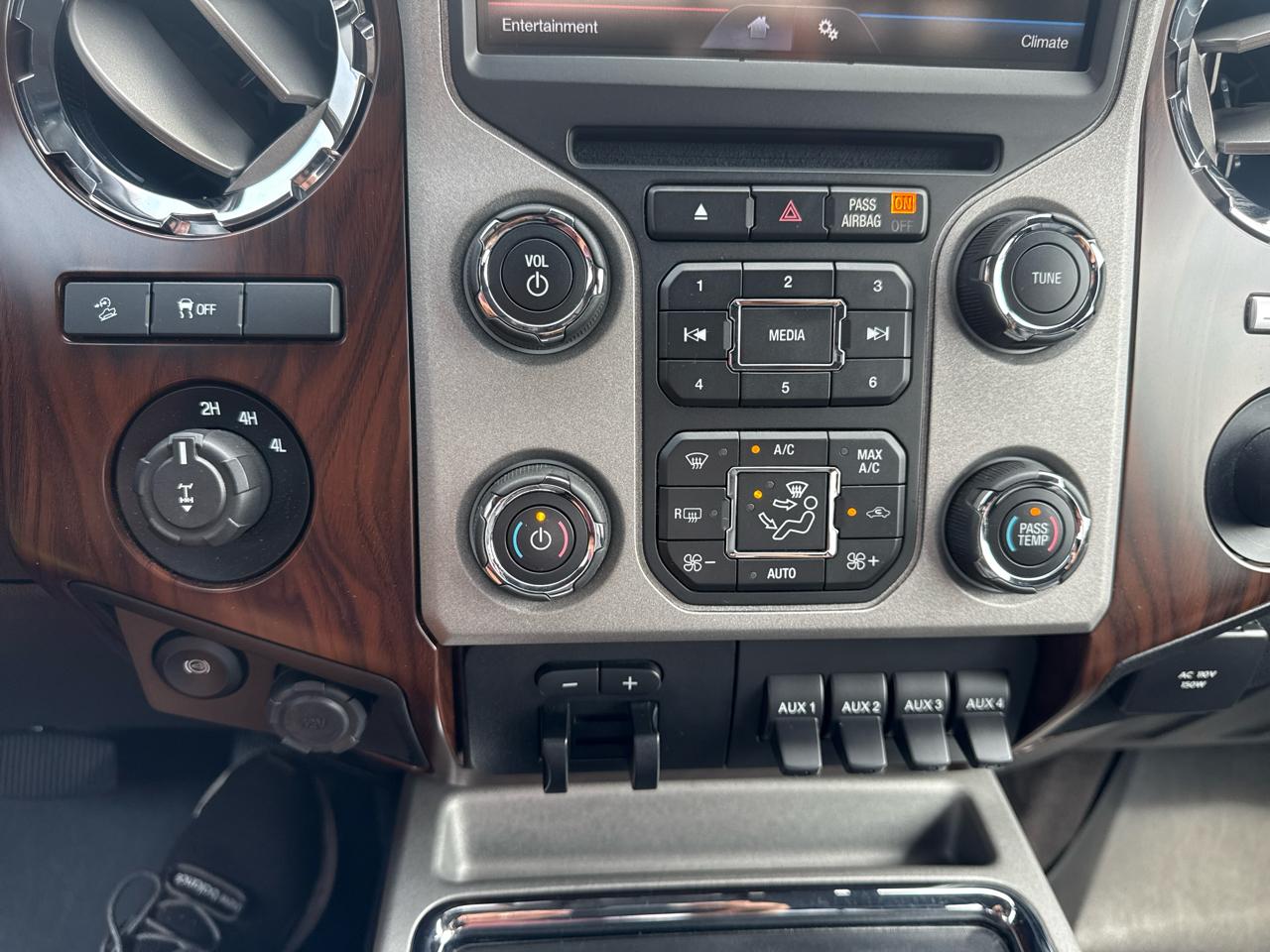 Ford Super Duty F-350 SRW 4WD SuperCab 158" Lariat 2015