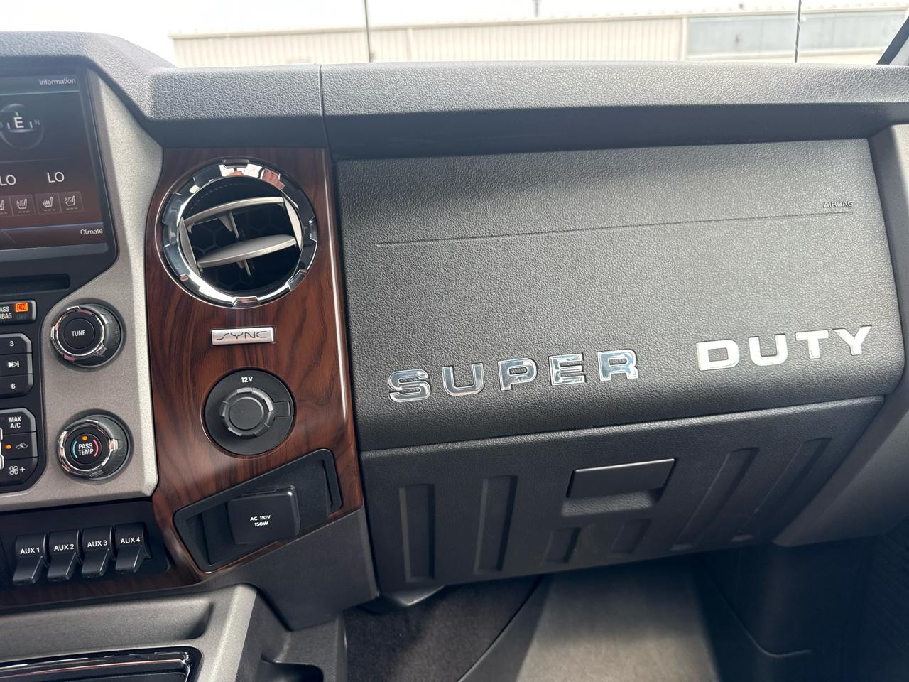 Ford Super Duty F-350 SRW 4WD SuperCab 158" Lariat 2015