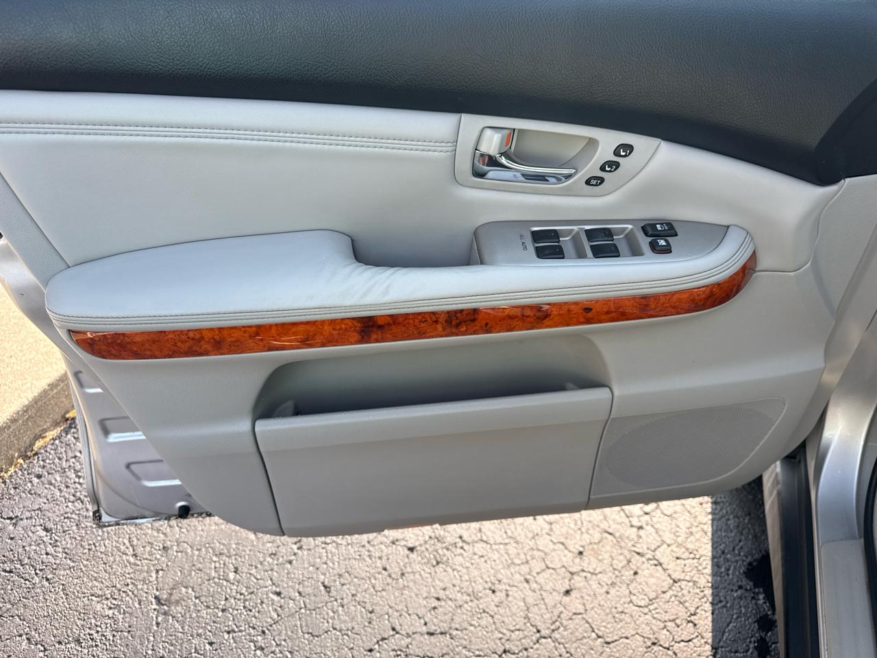Lexus RX 330 4dr SUV AWD 2005